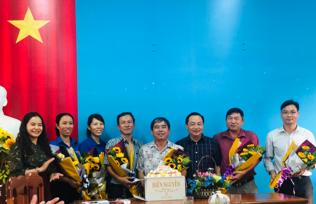Công đoàn Khối vận huyện Phú Riềng tổ chức sinh nhật quý II cho đoàn viên công đoàn