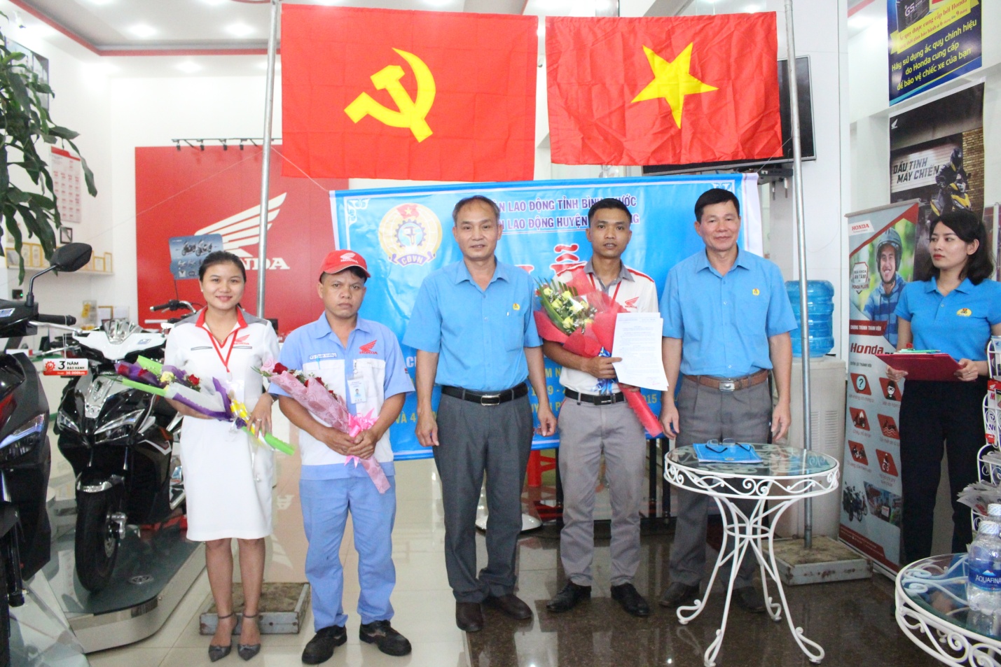 Liên đoàn Lao động huyện Phú Riềng: Thành lập Công đoàn cơ sở Công ty TNHH Ô tô, Xe máy Trung Thạch, chi nhánh Bù Nho